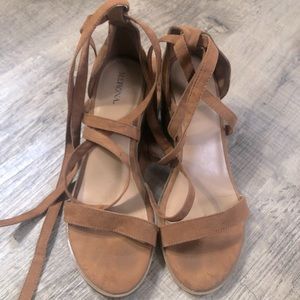 Beautiful Heels ~ Brown Suede lace up size 9